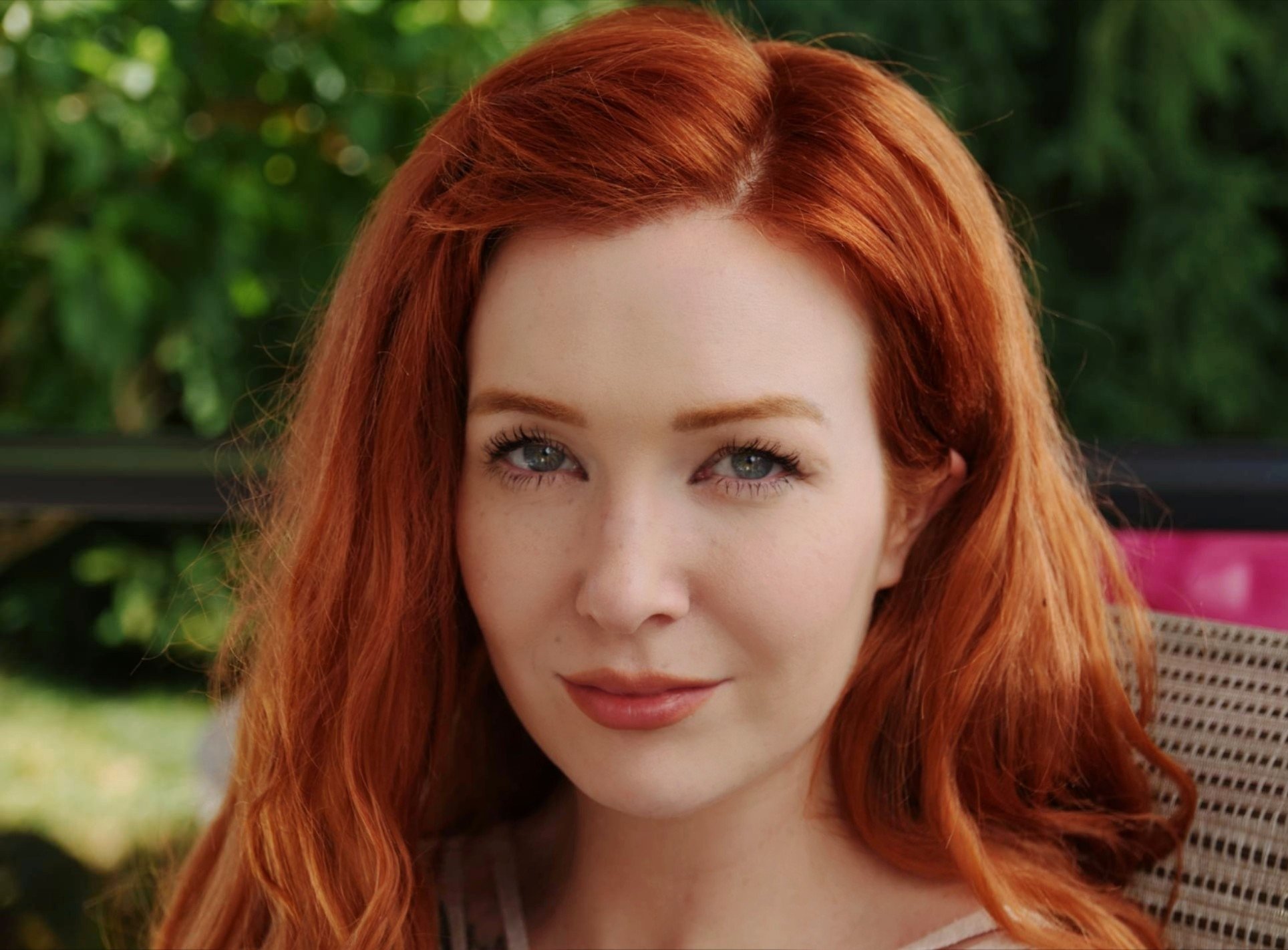 Emily Jones headshot